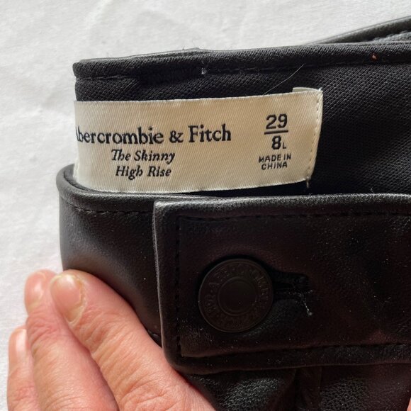 NEW Women’s / Teen’s Abercrombie & Fitch Black Faux Leather Pants size 29 Long - Picture 4 of 11